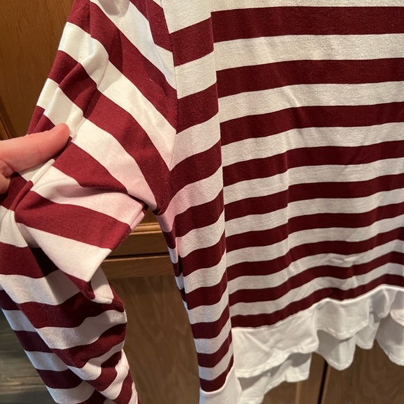 GUC striped Flying Colors top with ruffle bottom detail Sz L - Picture 3 of 5